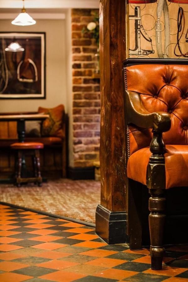 The Black Horse Inn Гейнсбъро Екстериор снимка