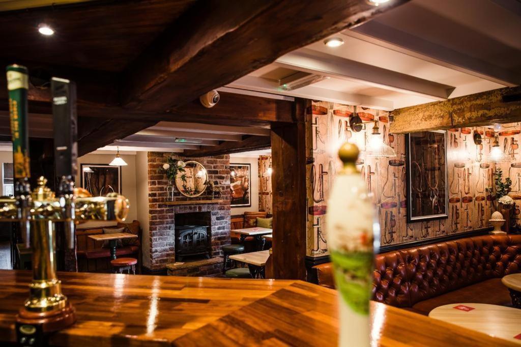 The Black Horse Inn Гейнсбъро Екстериор снимка