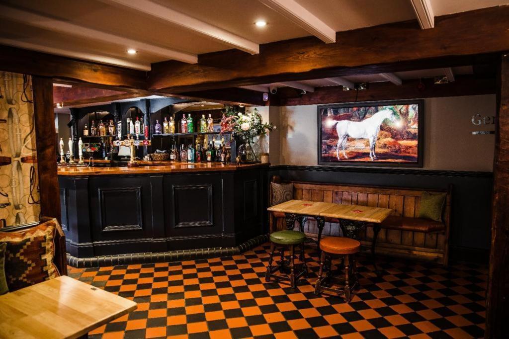 The Black Horse Inn Гейнсбъро Екстериор снимка